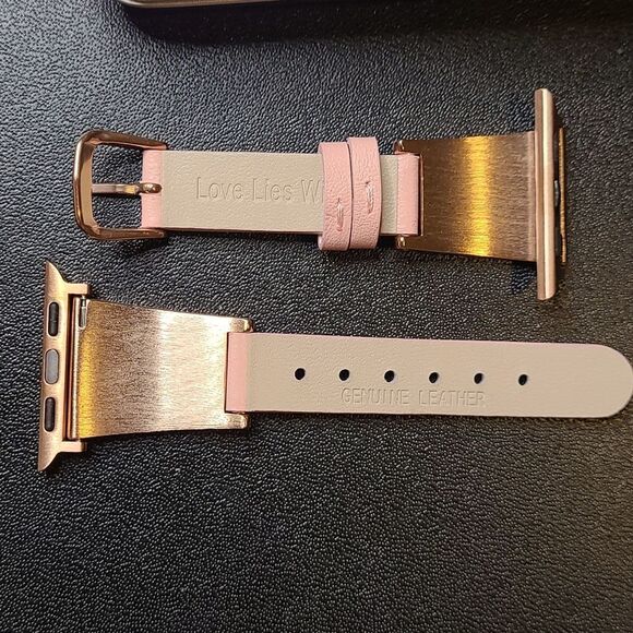 Apple Watch bans Rose Gold/Light Pink. - Picture 3 of 7
